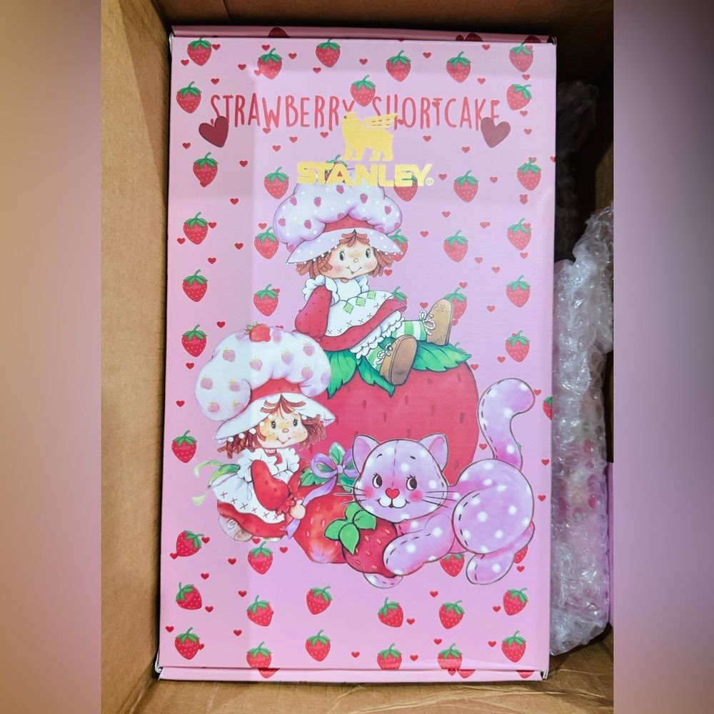 Stanley 40 oz. Pink Strawberry Shortcake Tumbler - Picture 5 of 10